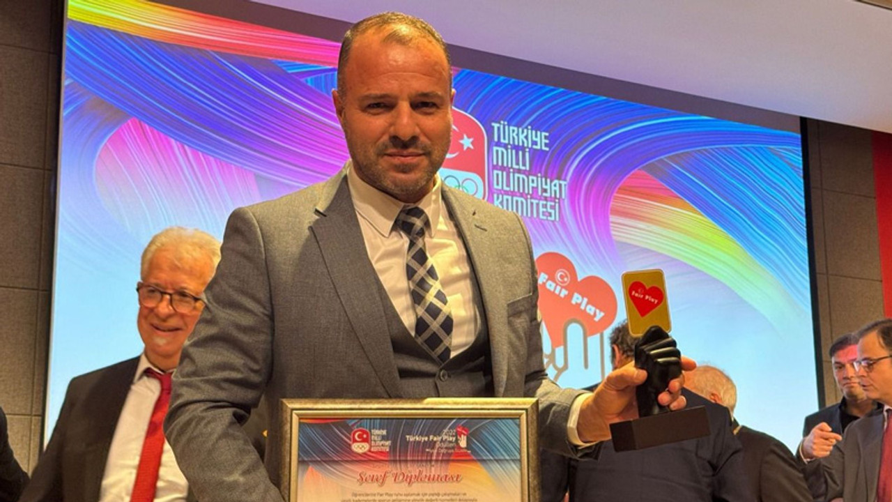 FUTNET TÜRKİYE BAŞKANIMIZA FAIR PLAY ÖDÜLÜ